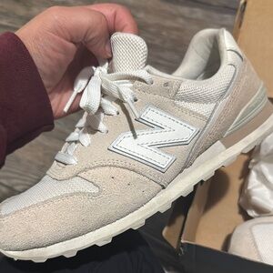 New Balance 996